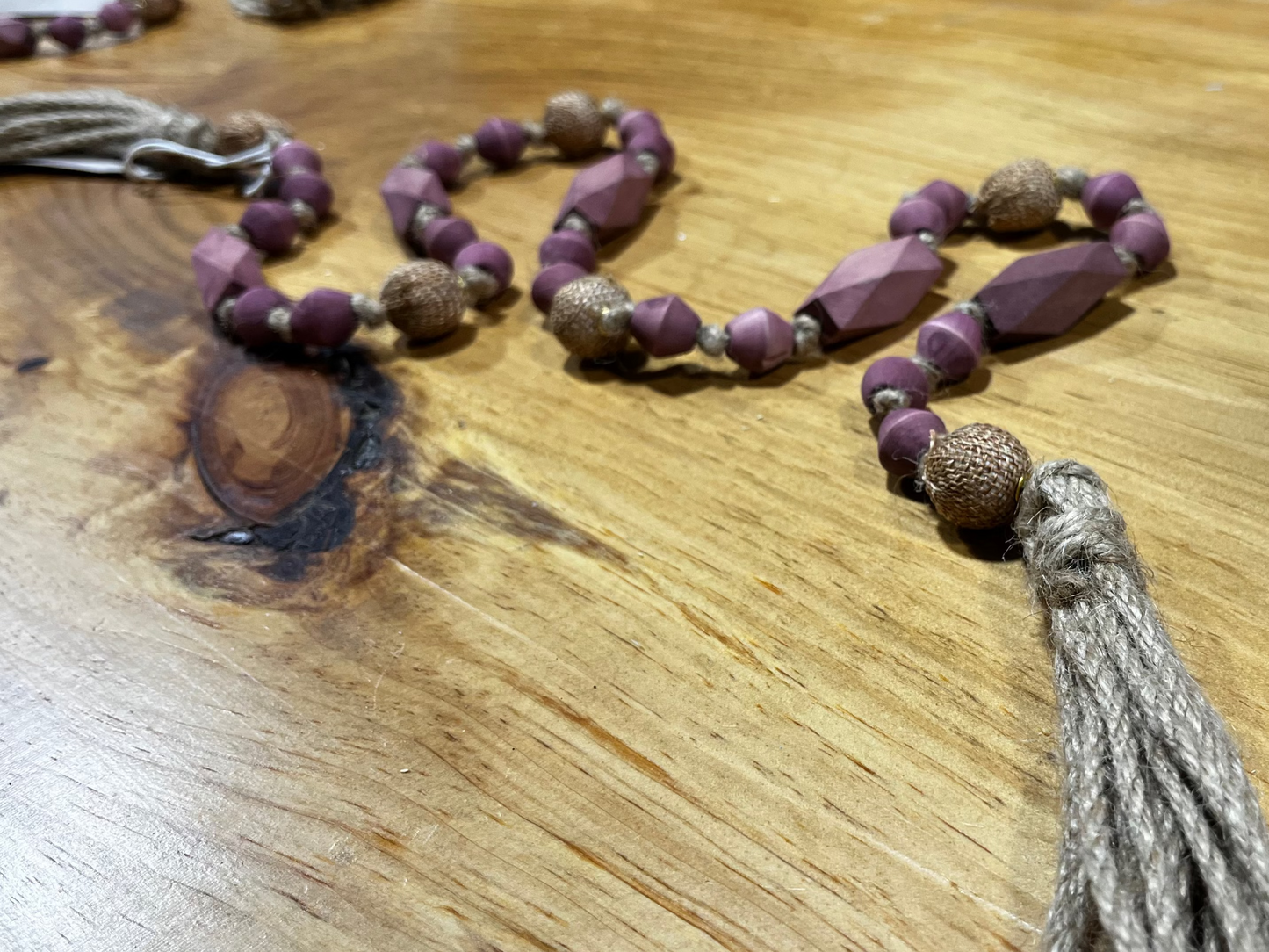 Mauve Bead & Jute Garland