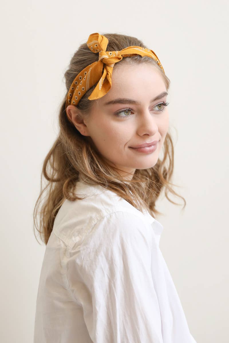 Cotton Daisy Bandana in Black