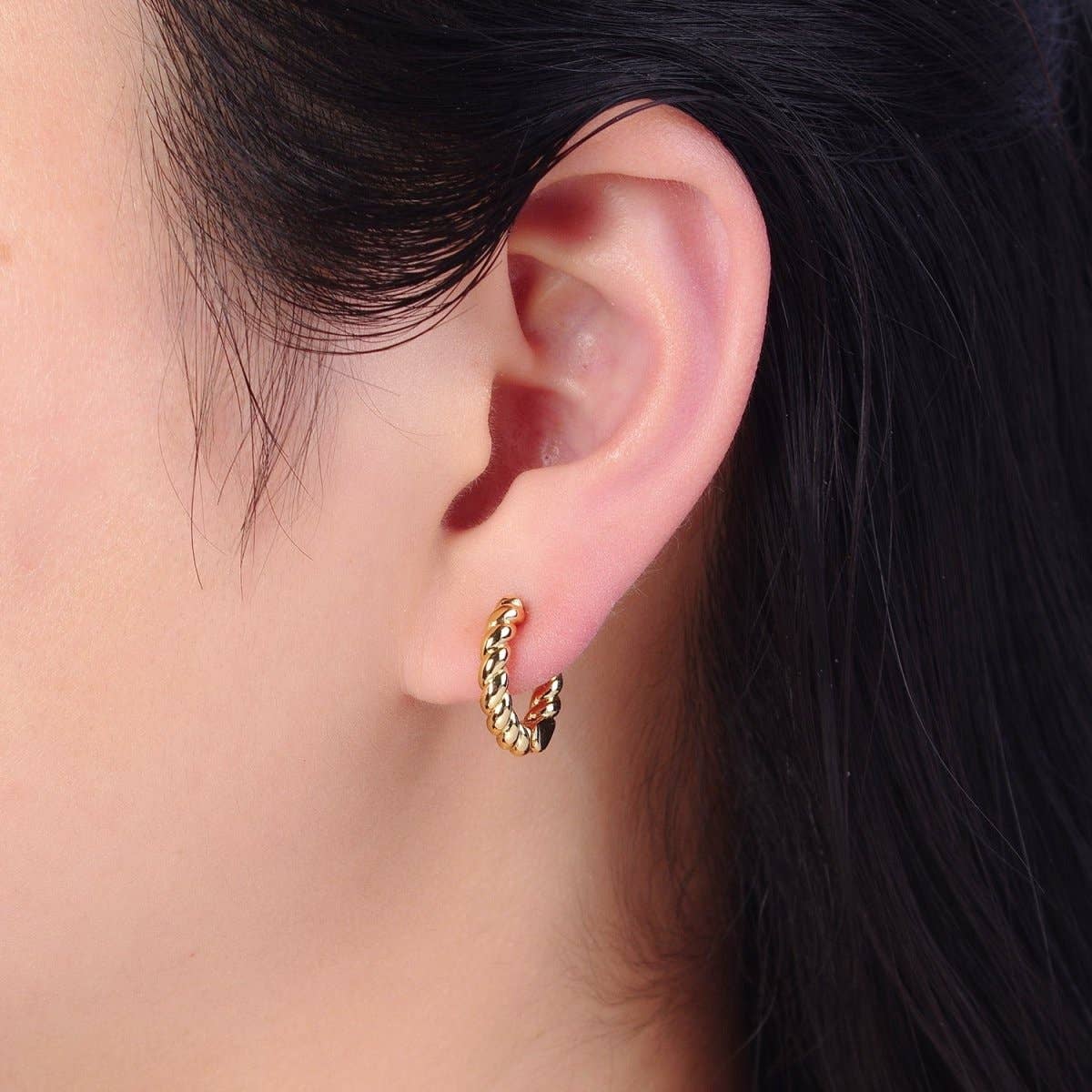 Twisted Gold Hoop Earrings for Women Dainty Gold Hoop Lightweight Earrings for Girls T-395